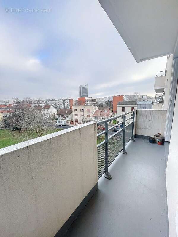 Appartement à GENNEVILLIERS