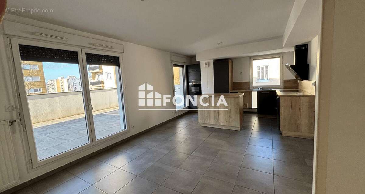 Appartement à LYON-8E