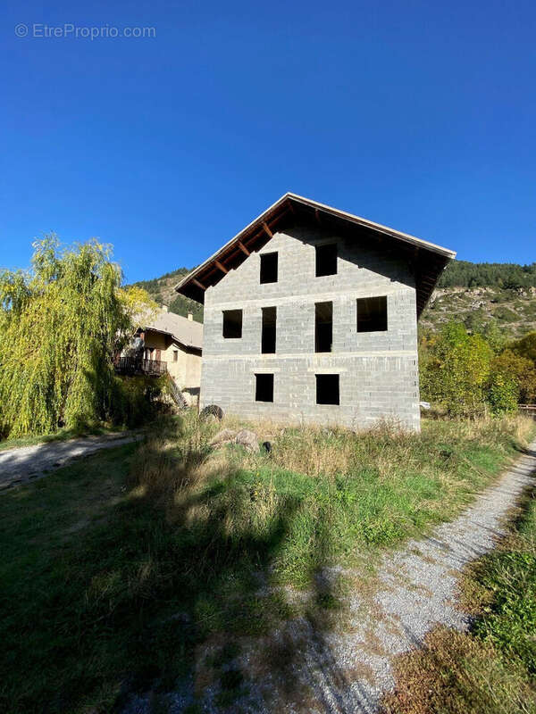 Maison à CHATEAU-VILLE-VIEILLE