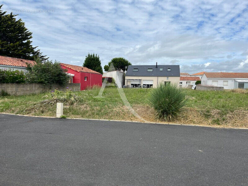 Terrain à LES SABLES-D&#039;OLONNE