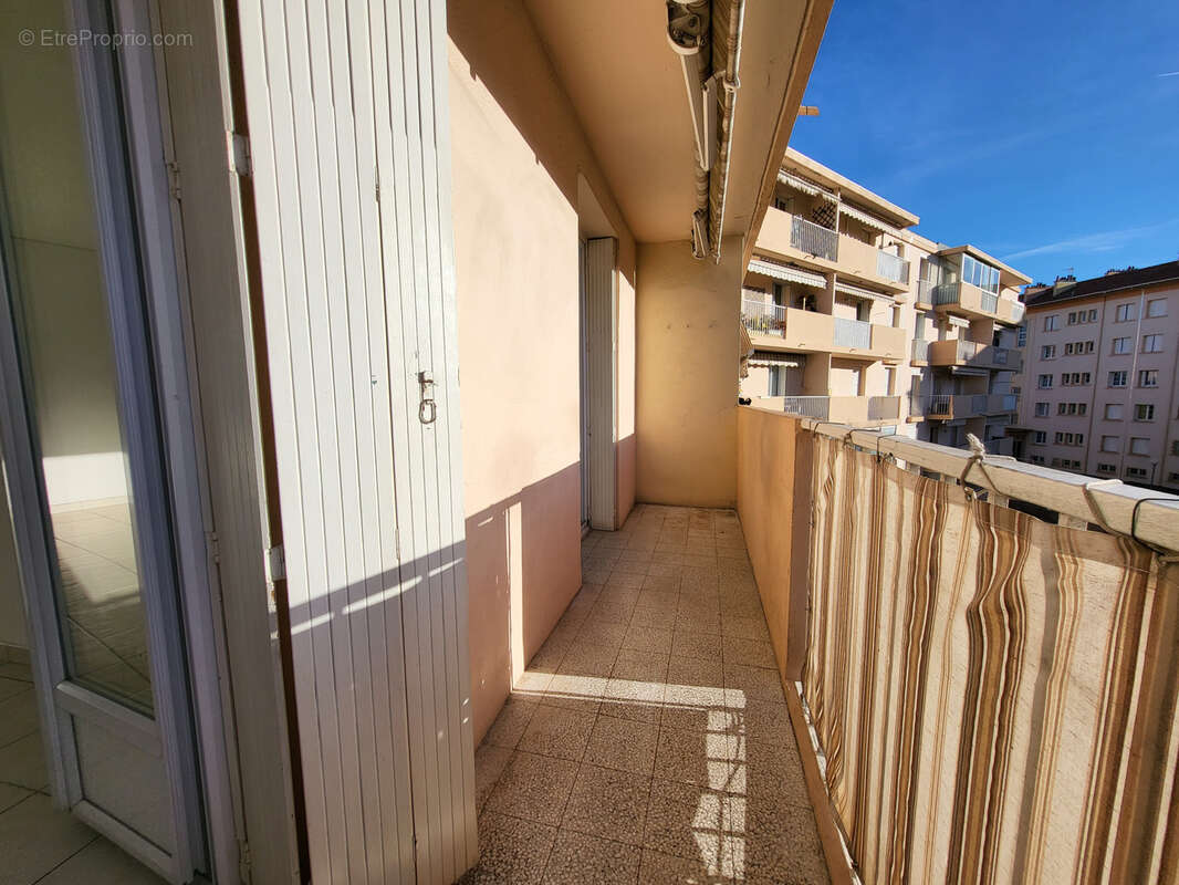 Appartement à HYERES