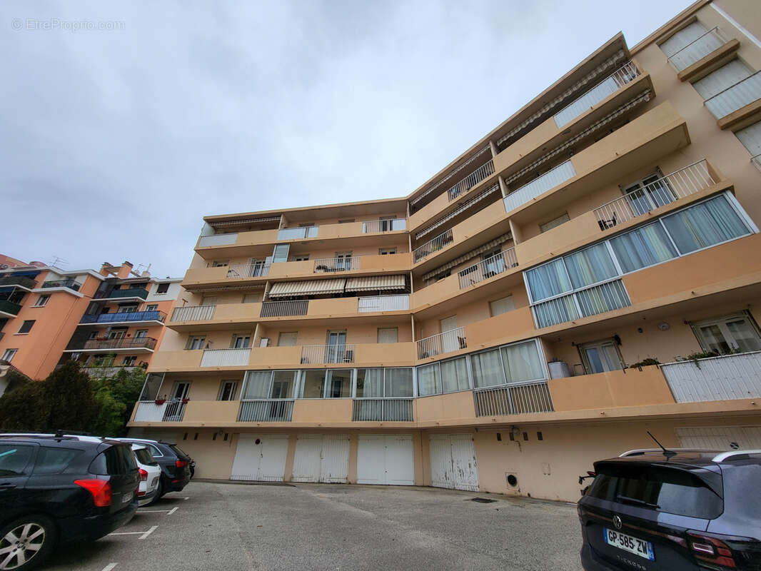 Appartement à HYERES