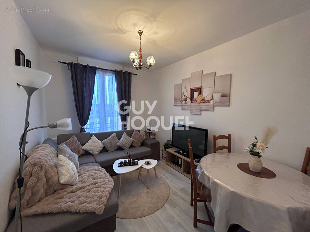 Appartement à LES PAVILLONS-SOUS-BOIS