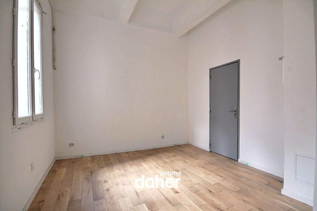 Appartement à MARSEILLE-1E