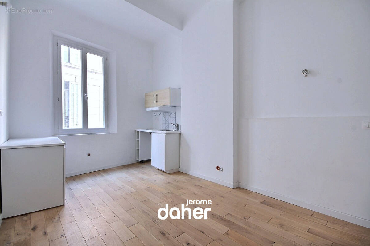 Appartement à MARSEILLE-1E