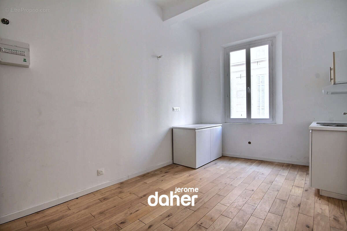 Appartement à MARSEILLE-1E