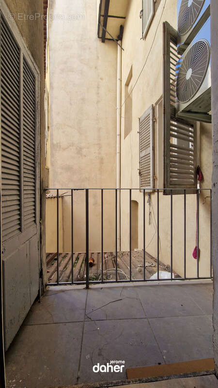 Appartement à MARSEILLE-1E