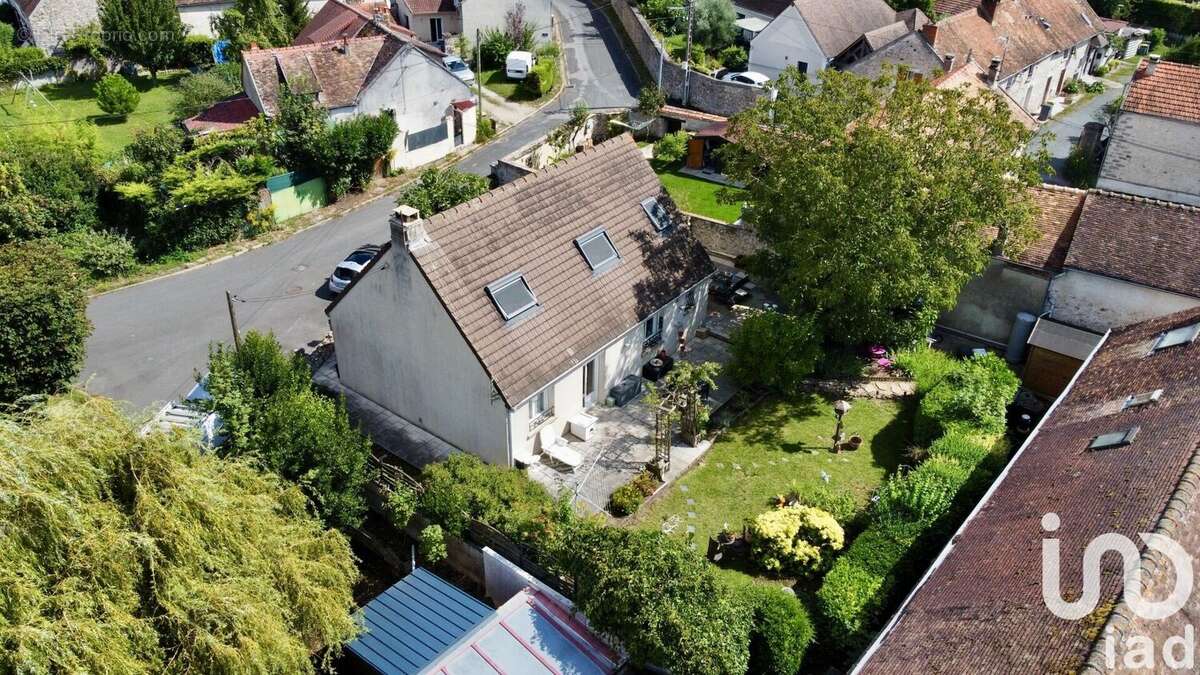 Photo 2 - Maison à VERT-SAINT-DENIS