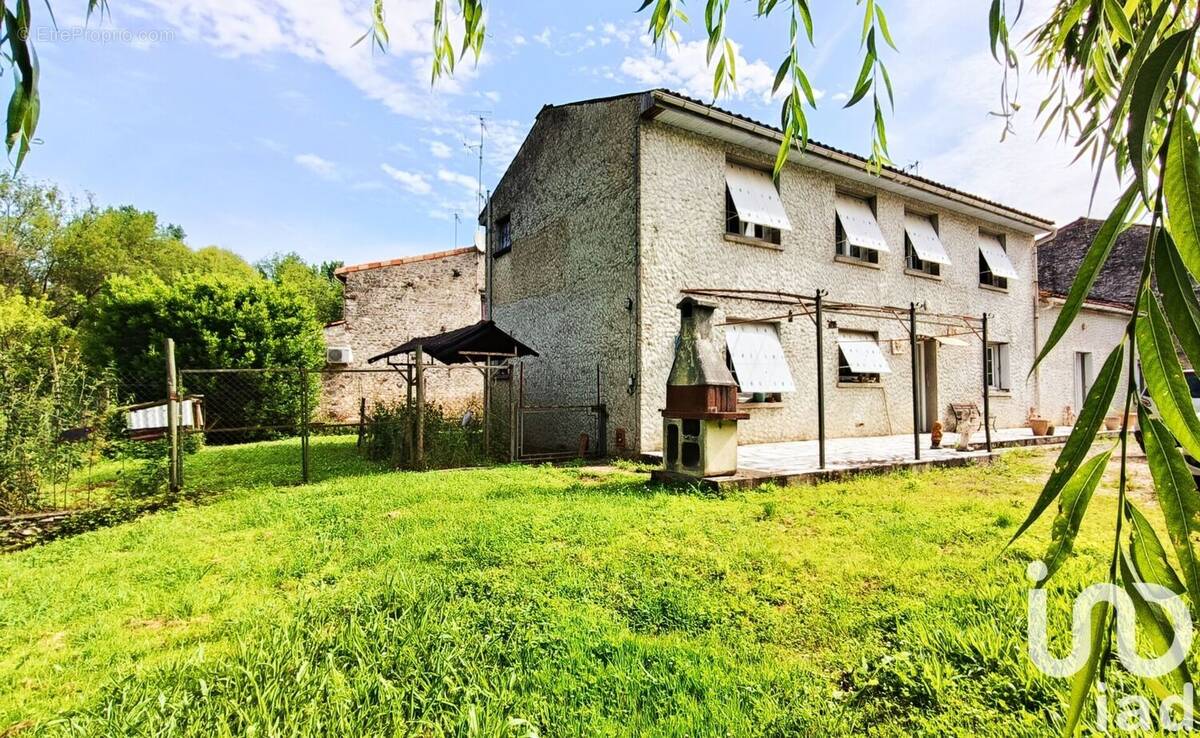 Photo 1 - Maison à GENSAC-LA-PALLUE