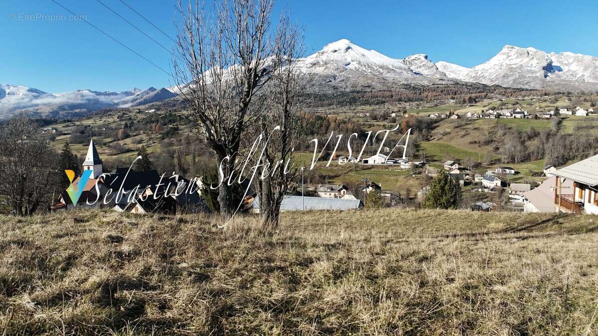 Terrain à LA CLUSE