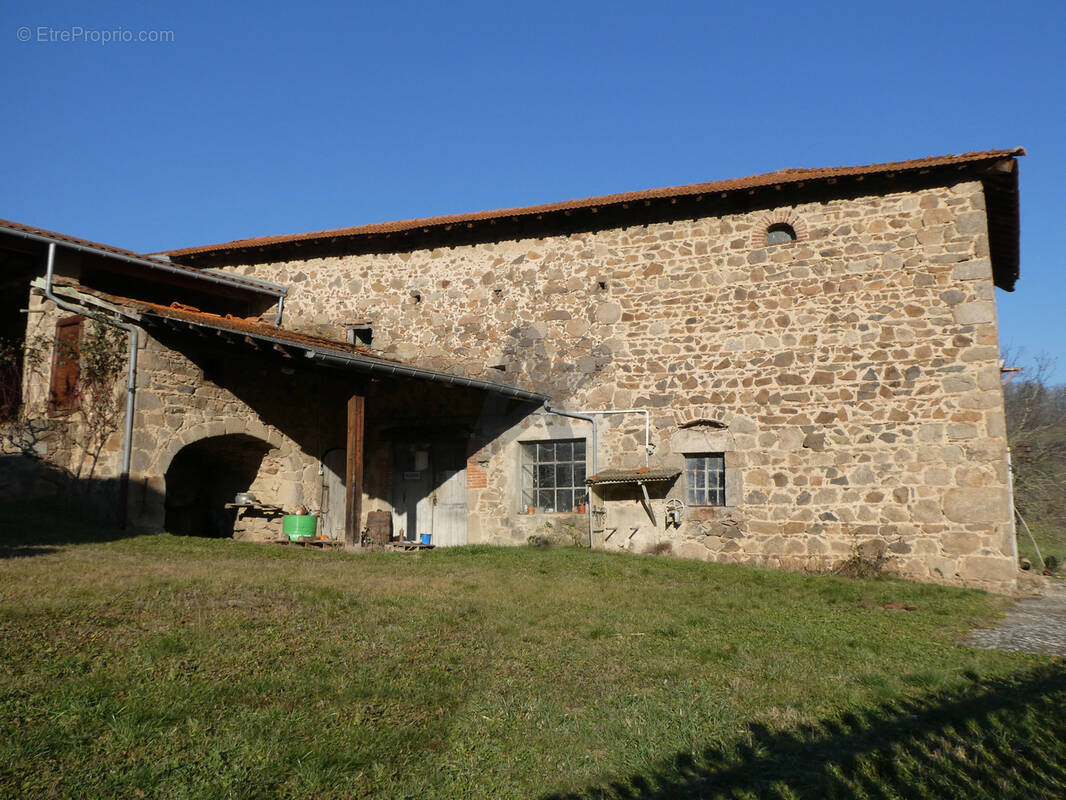 Maison à SAINT-LAURENT-DE-CHAMOUSSET