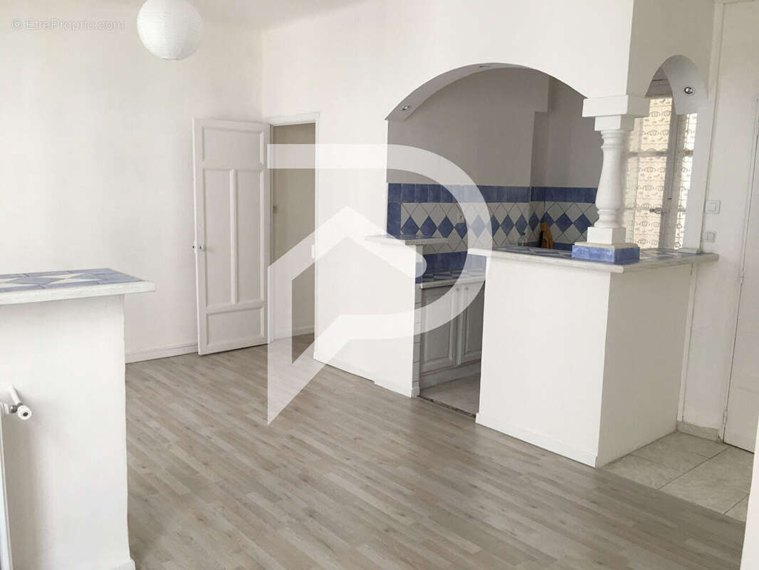 Appartement à MARSEILLE-7E