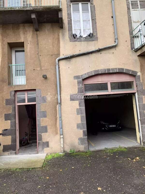 Parking à CLERMONT-FERRAND