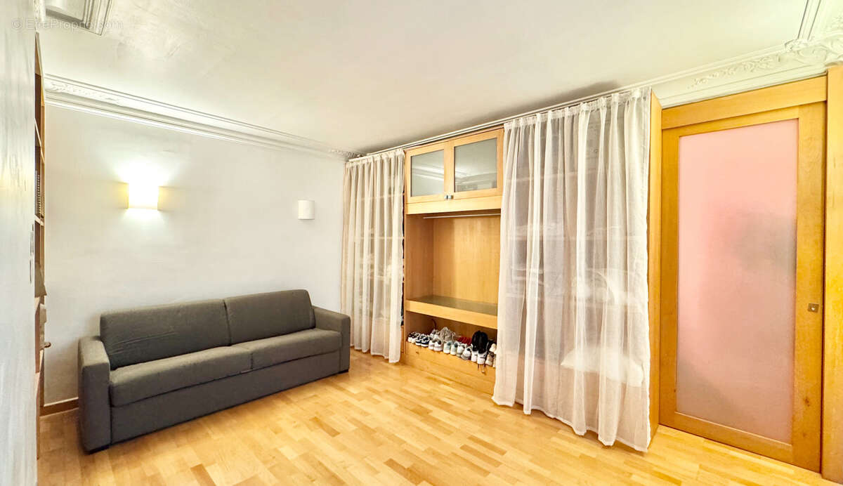 Appartement à PARIS-17E