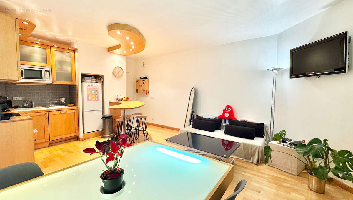 Appartement à PARIS-17E