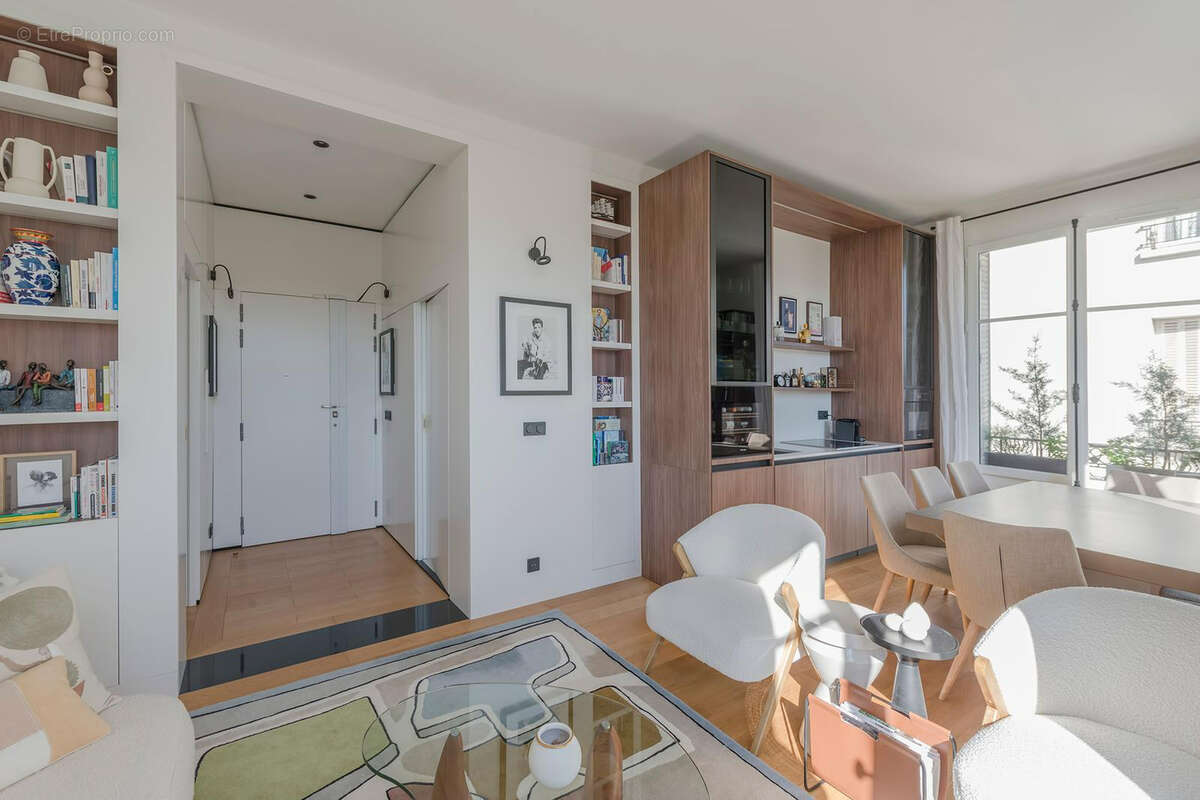 Appartement à NEUILLY-SUR-SEINE