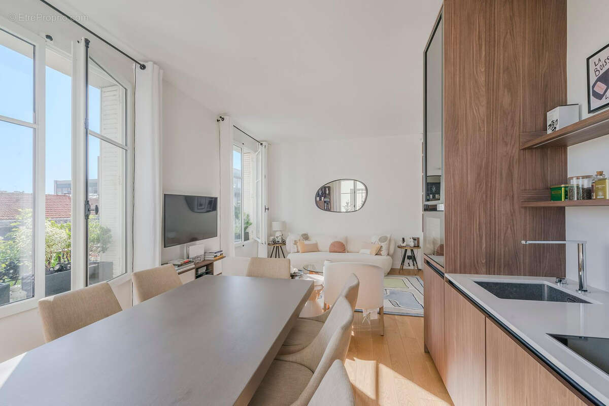 Appartement à NEUILLY-SUR-SEINE