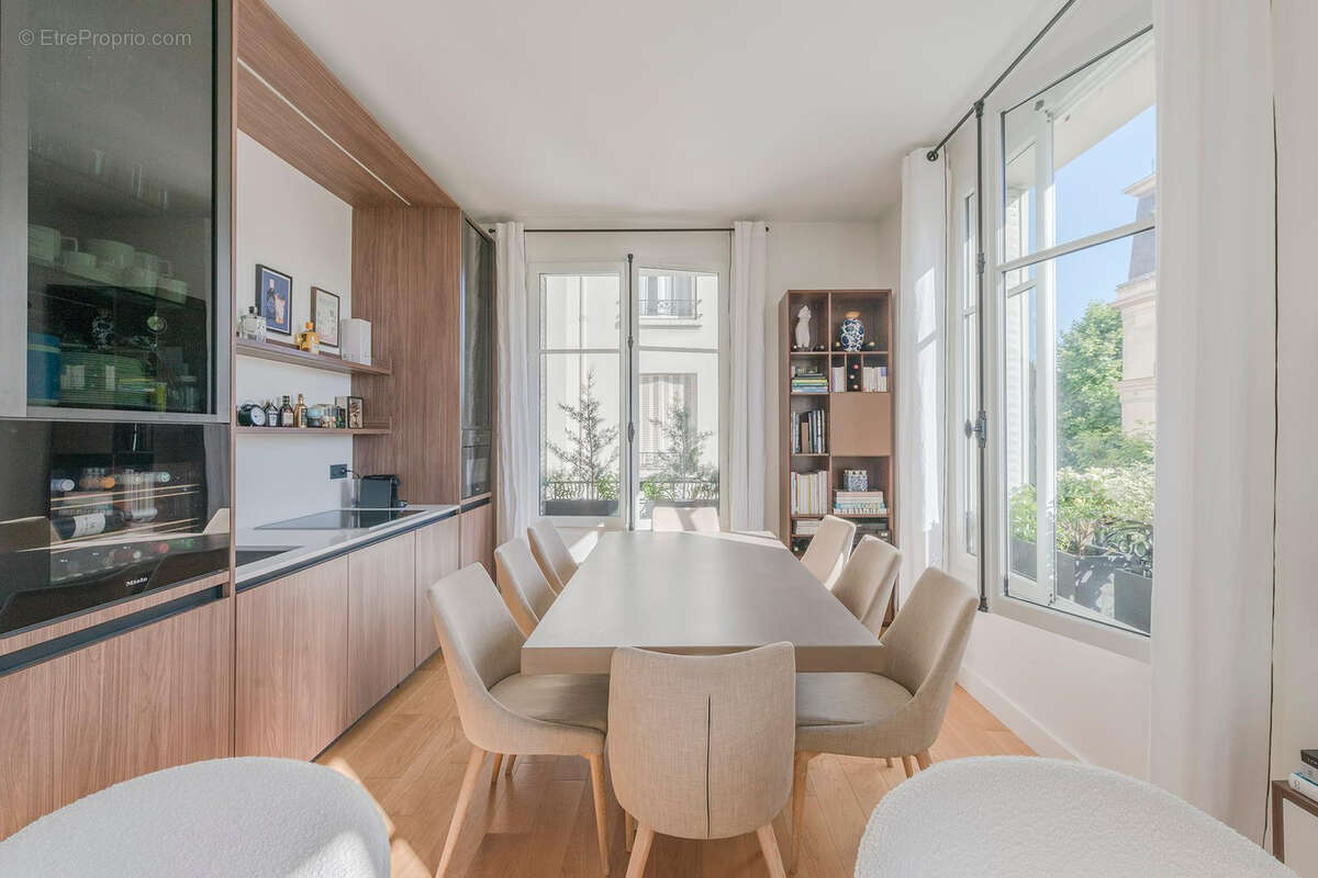 Appartement à NEUILLY-SUR-SEINE