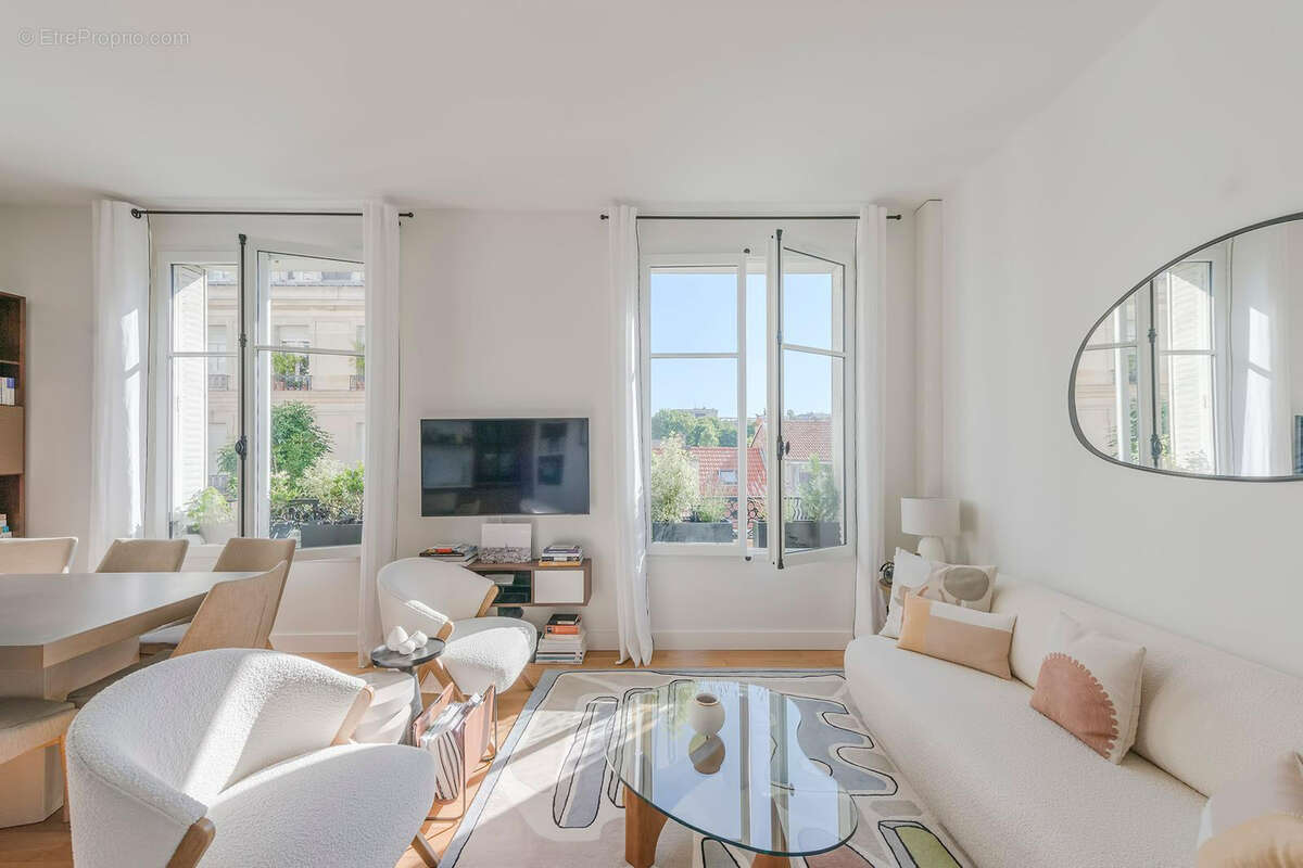 Appartement à NEUILLY-SUR-SEINE