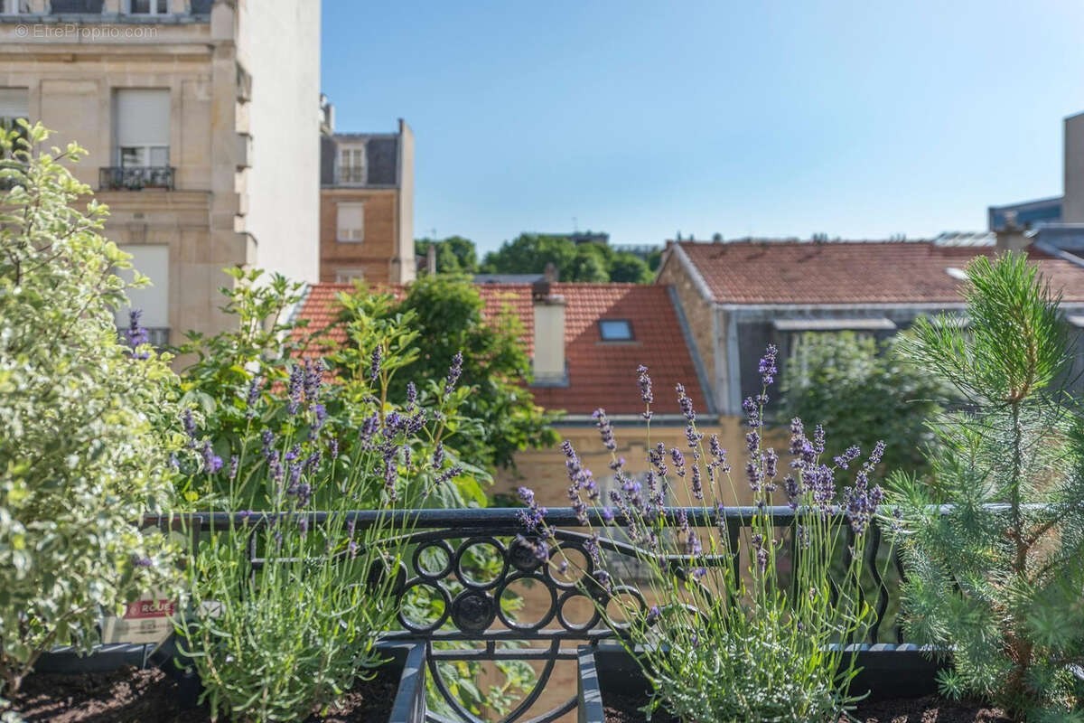 Appartement à NEUILLY-SUR-SEINE