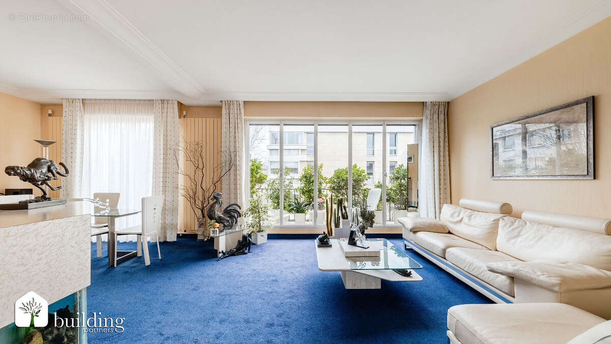 Appartement à NEUILLY-SUR-SEINE