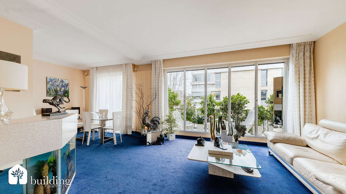 Appartement à NEUILLY-SUR-SEINE