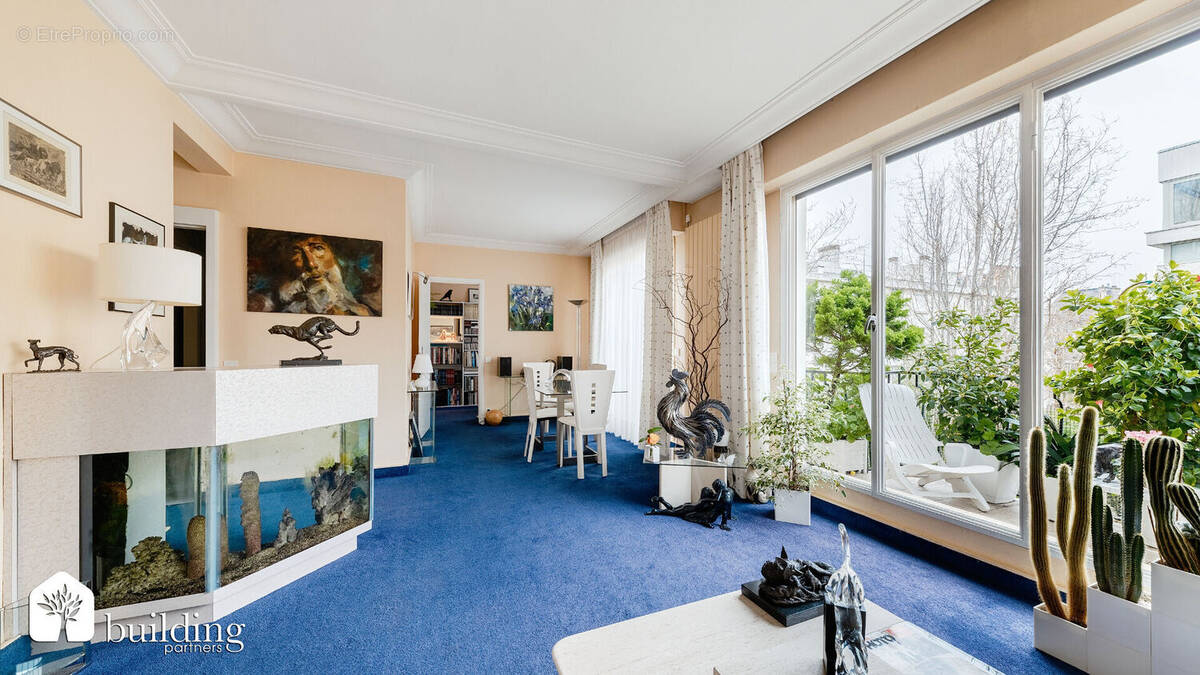 Appartement à NEUILLY-SUR-SEINE