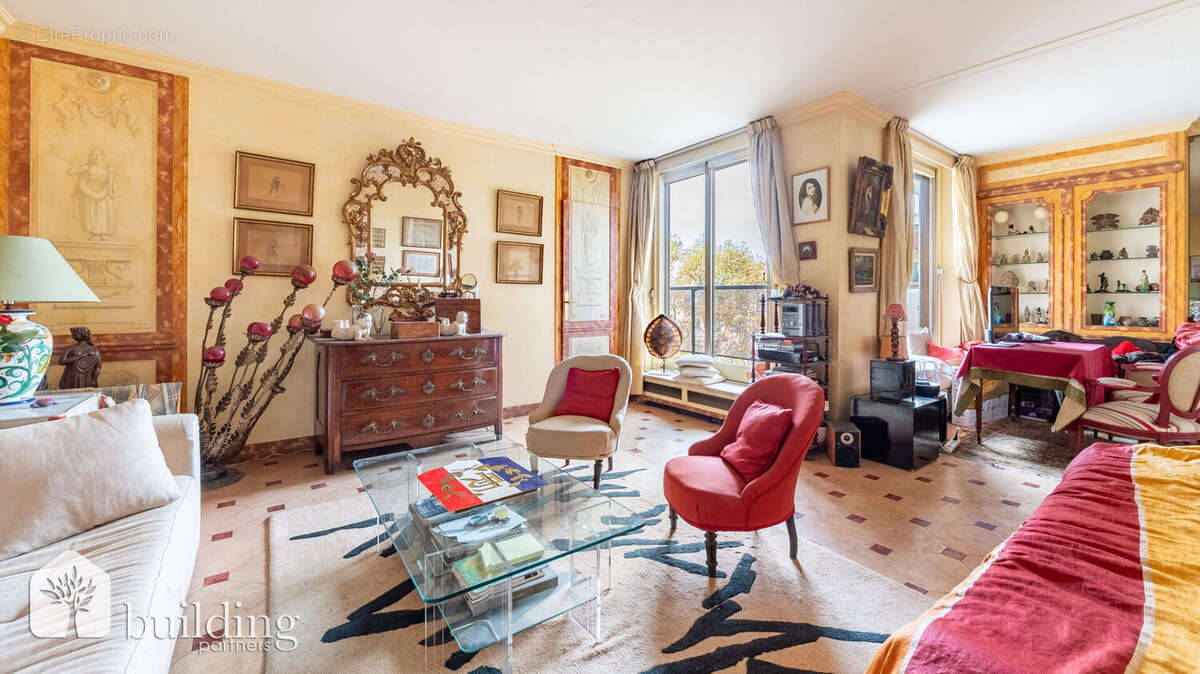 Appartement à NEUILLY-SUR-SEINE