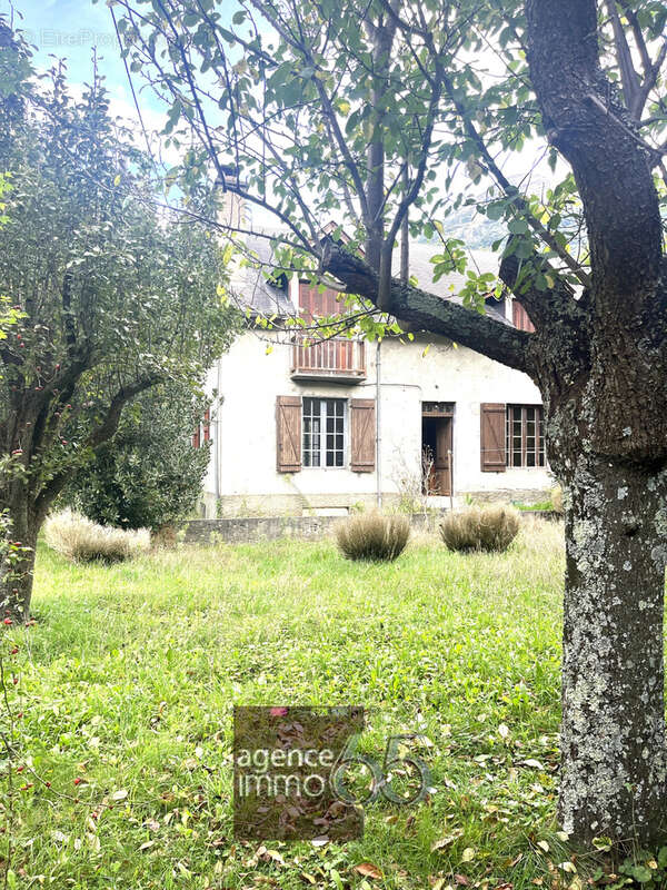 Maison à LUZ-SAINT-SAUVEUR