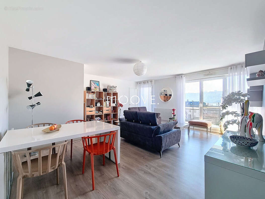 Appartement à DEVILLE-LES-ROUEN