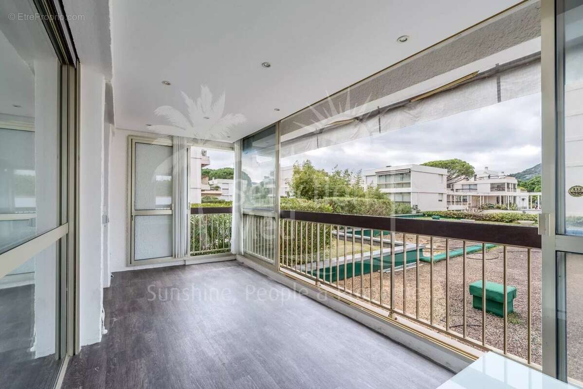 Appartement à MANDELIEU-LA-NAPOULE