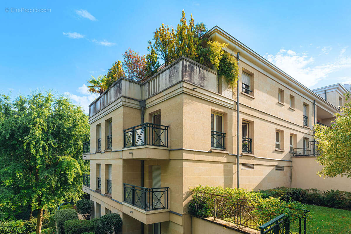 Appartement à LE PLESSIS-ROBINSON