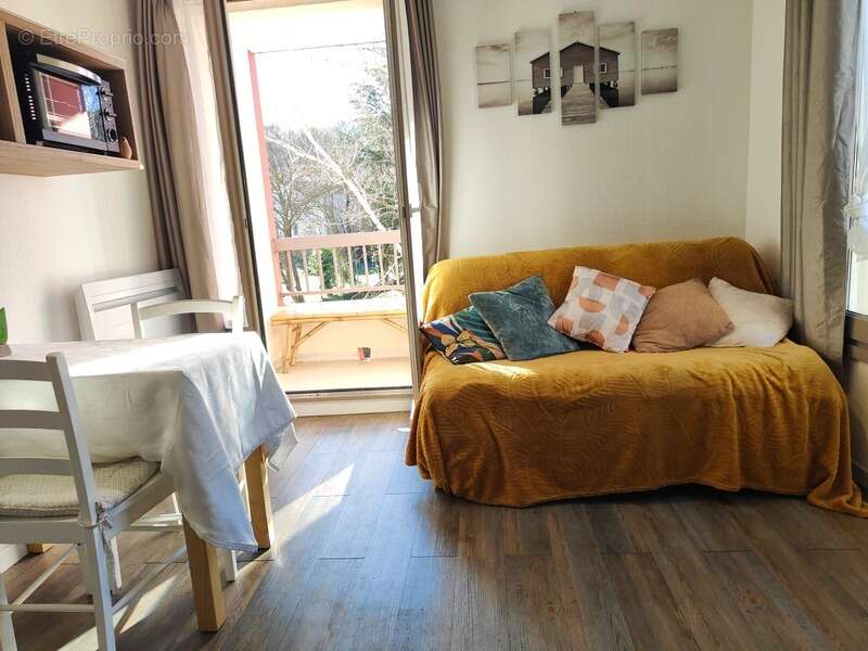 Appartement à LAMALOU-LES-BAINS