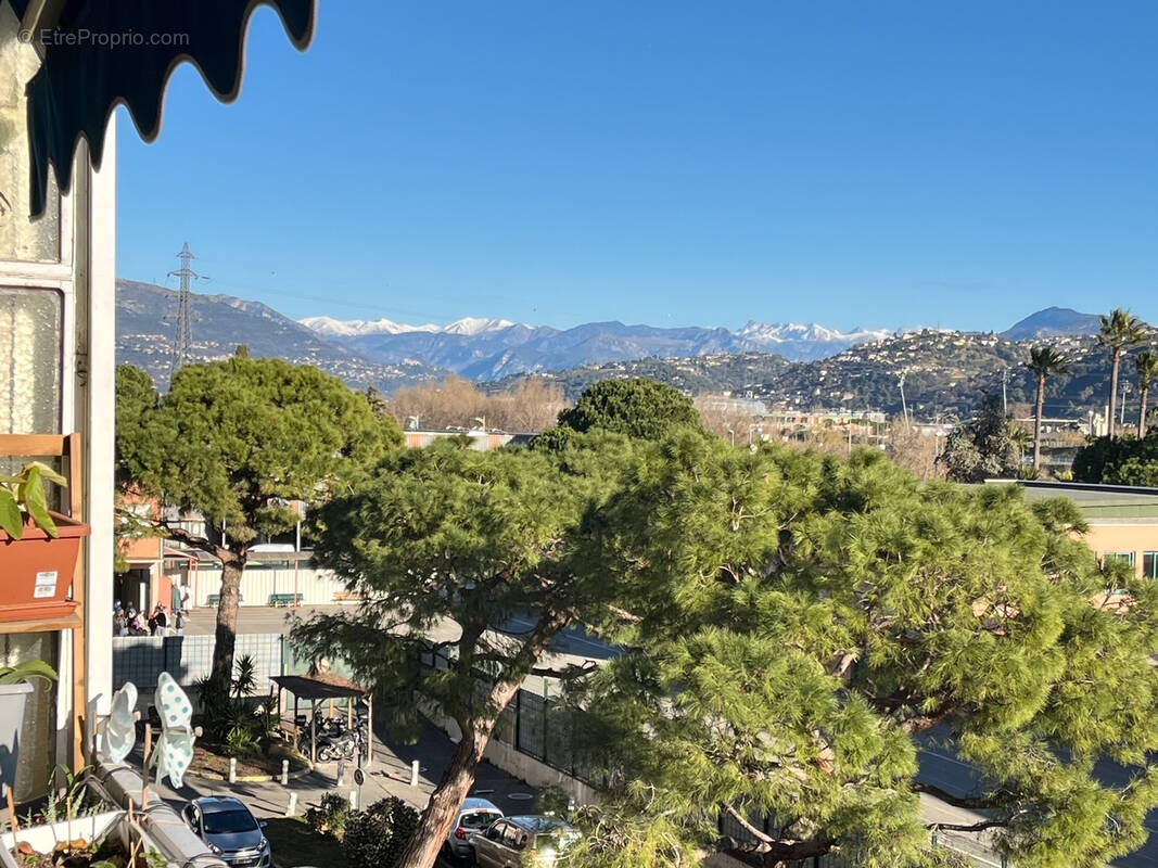 Appartement à SAINT-LAURENT-DU-VAR