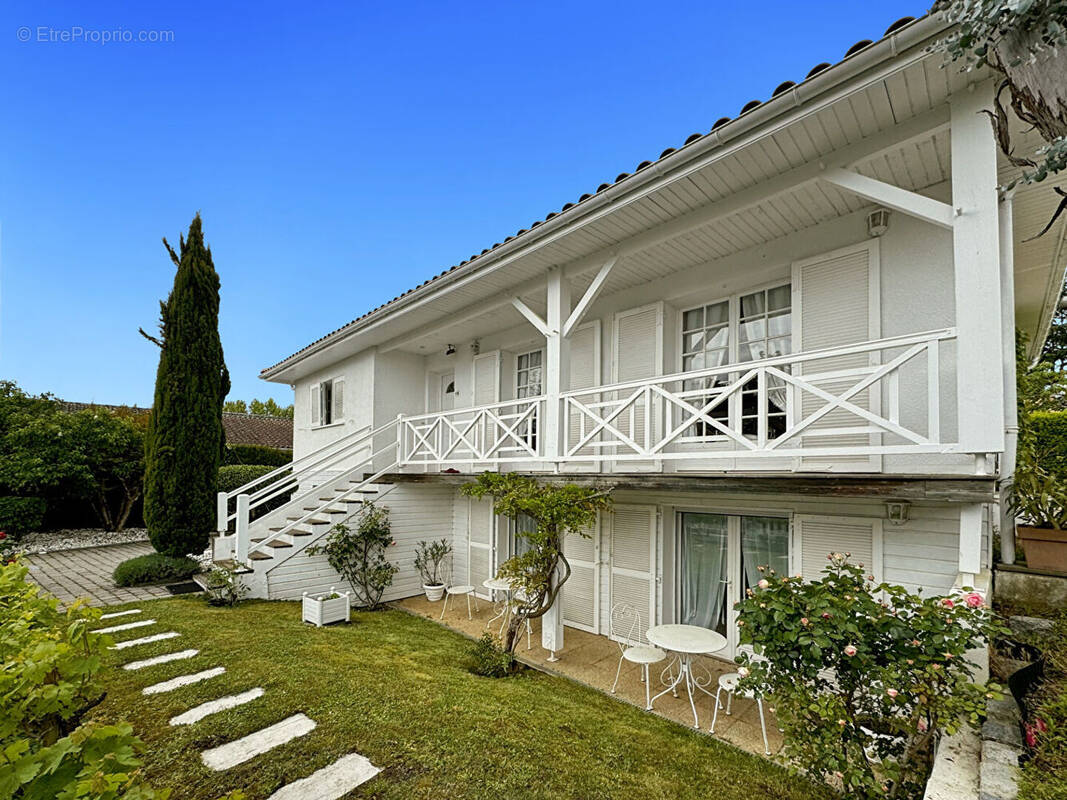 Maison à LEOGNAN