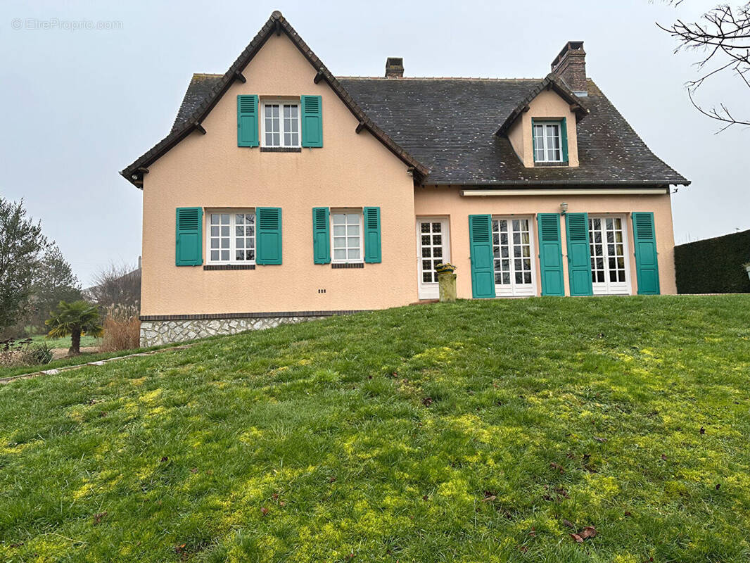 Maison à CONDE-SUR-HUISNE