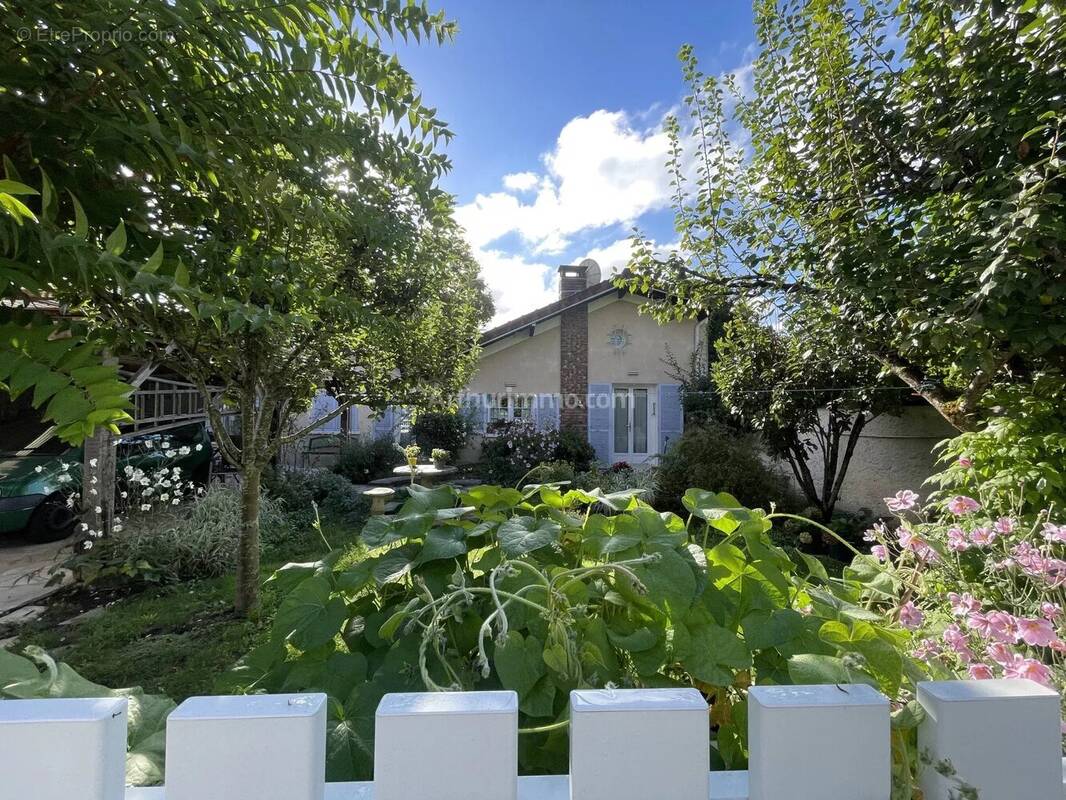 Maison à SOISY-SUR-SEINE