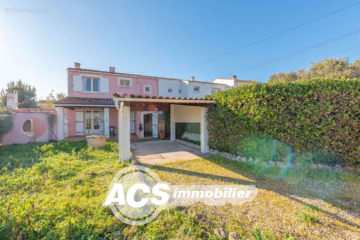 Maison à CHATEAUNEUF-LES-MARTIGUES