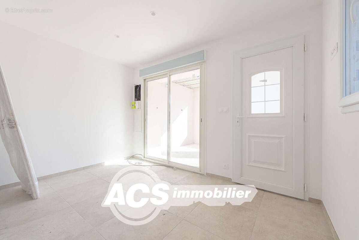 Appartement à CHATEAUNEUF-LES-MARTIGUES