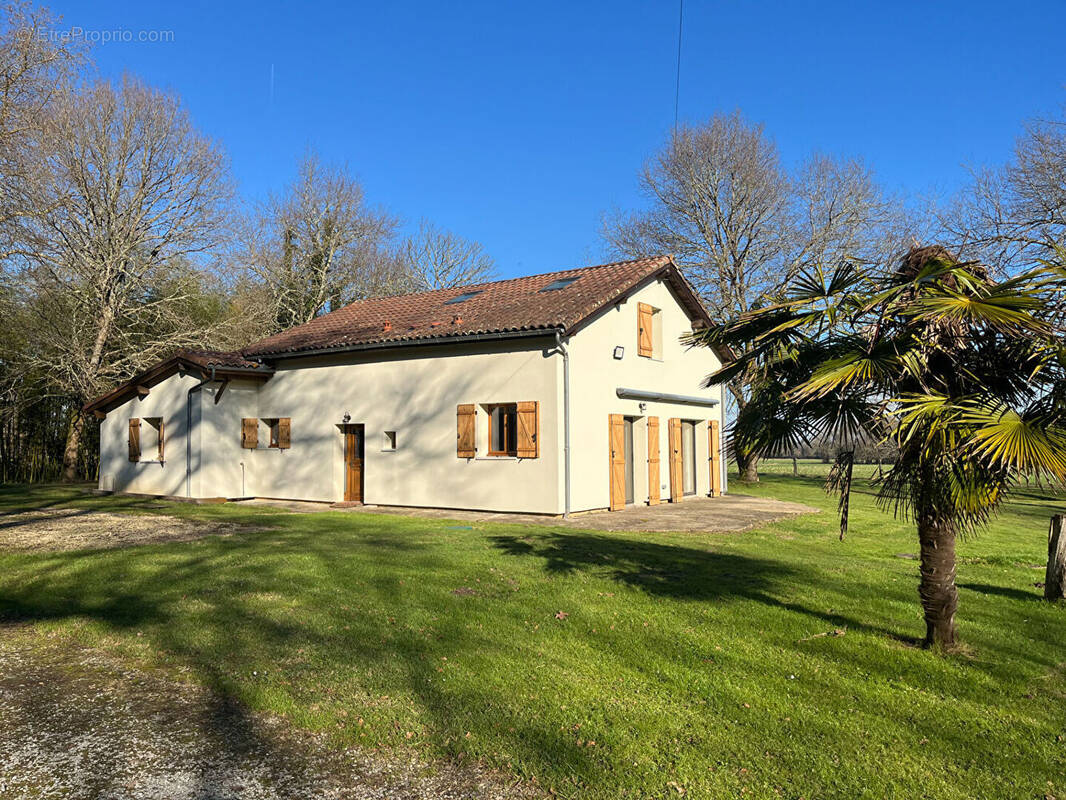 Maison à BEYLONGUE