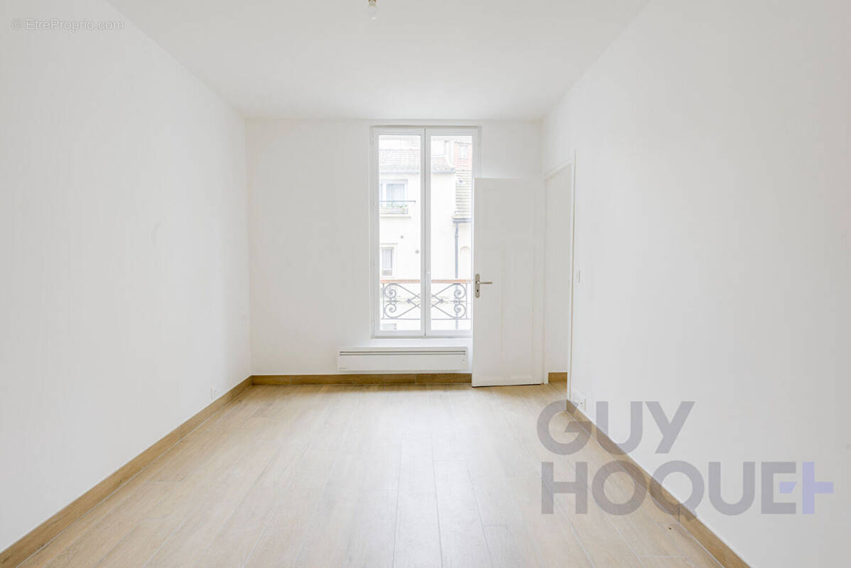 Appartement à PARIS-14E