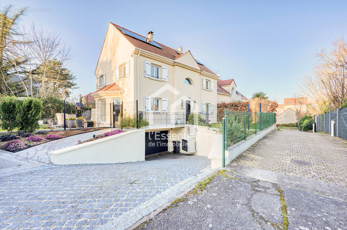 Maison à MAISONS-LAFFITTE