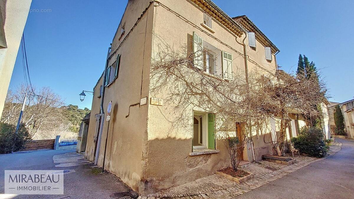 Maison à SAINT-MARTIN-DE-LA-BRASQUE