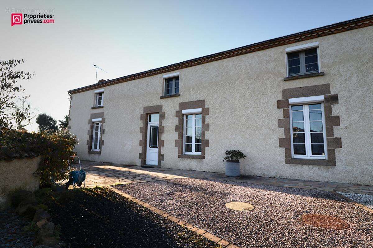 Maison à SAINT-ANDRE-DE-LA-MARCHE