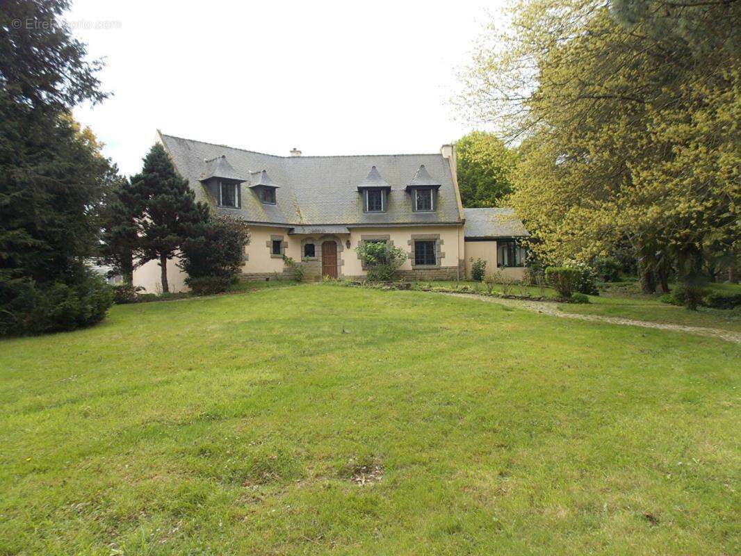 Maison à COMBOURG