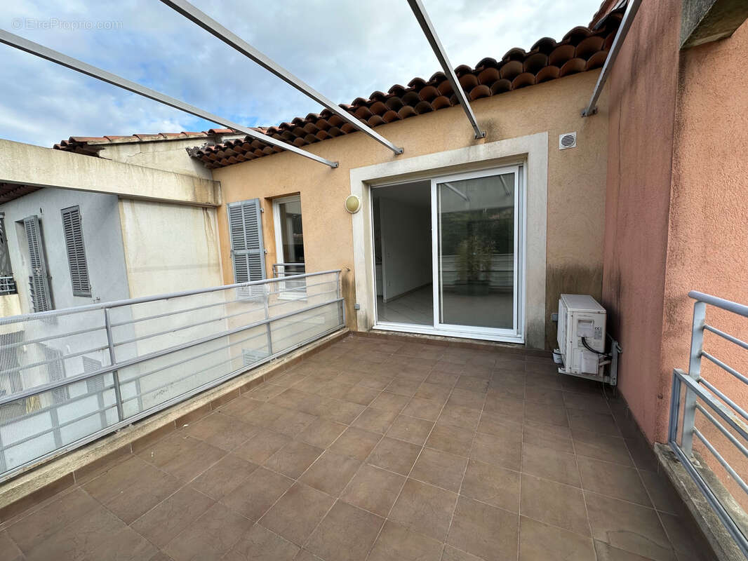 Appartement à HYERES