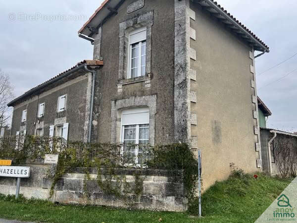 Maison à CHAZELLES