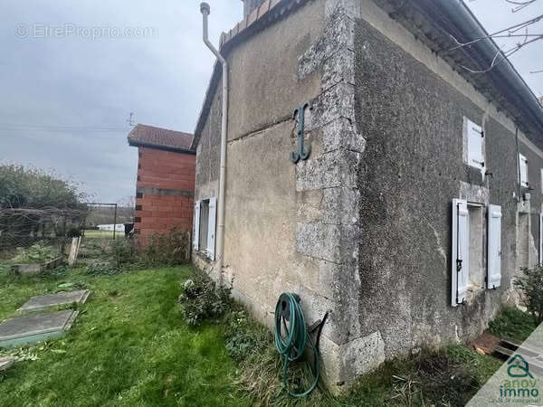 Maison à CHAZELLES