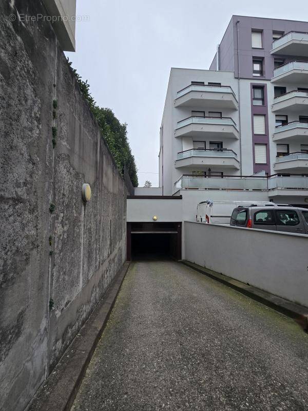 Parking à ANNEMASSE