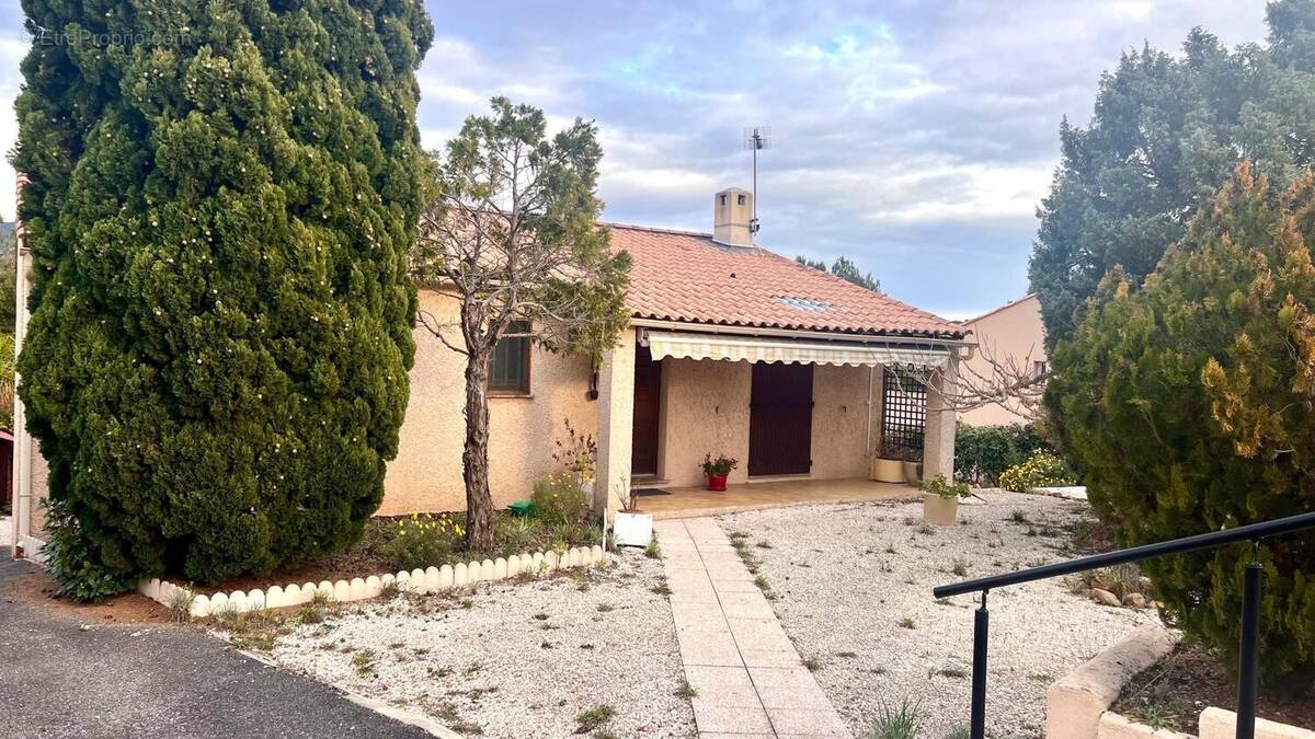 Photo 1 - Maison à ROQUEBRUNE-SUR-ARGENS